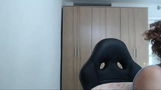 RoxanaLove9 online show from November 1, 7:27 pm