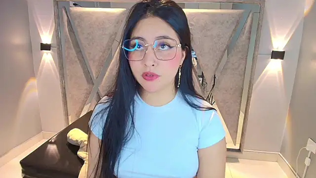 Annie9  online show from January 8, 4:15 am