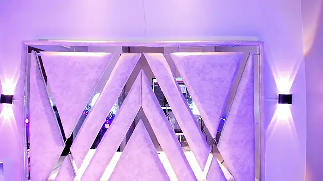 Annie9  online show from April 9, 3:17 am