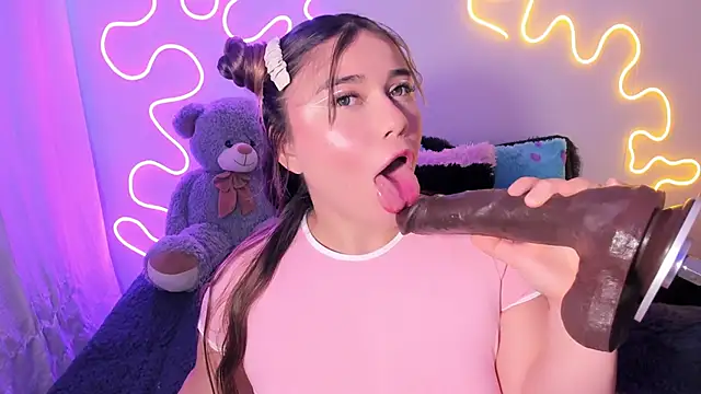 Snapshot of Isa_belaa chatting on September 24, 3:37 pm Isa belaa online show from September 24, 3:37 pm