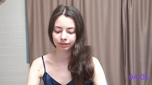Snapshot of sweet_sweet_angel chatting on May 4, 9:38 am sweet sweet angel online show from May 4, 9:38 am