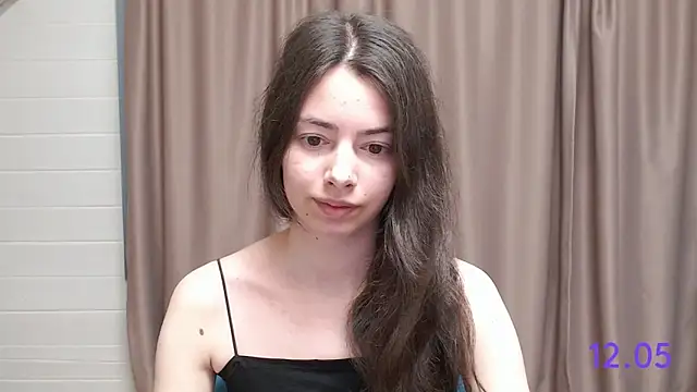 Snapshot of sweet_sweet_angel chatting on May 12, 9:28 am sweet sweet angel online show from May 12, 9:28 am