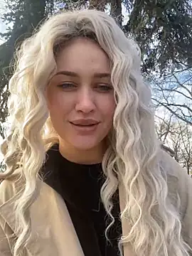 KikiWatson online show from January 7, 11:58 am