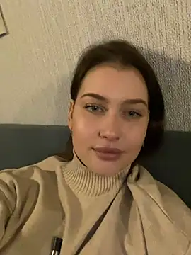 KikiWatson online show from February 2, 11:08 am