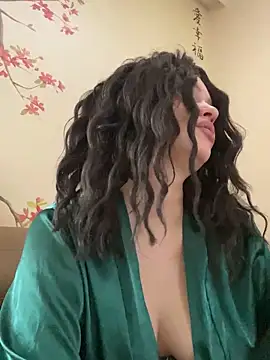 KikiWatson online show from February 16, 12:32 pm