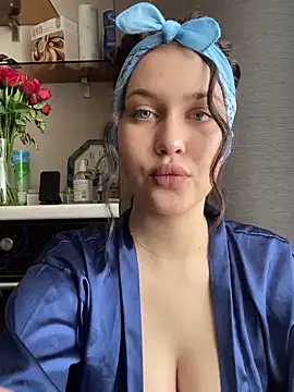 KikiWatson online show from February 27, 12:13 pm