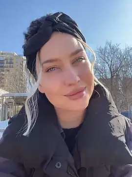 KikiWatson online show from March 9, 7:12 am