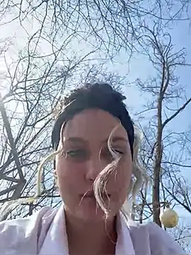 KikiWatson online show from March 10, 10:15 am