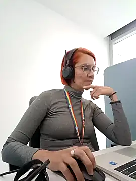 your red rose  online show from January 29, 3:58 pm