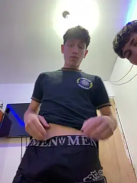 Snapshot of LatinBoysxxx chatting on December 25, 7:02 pm LatinBoysxxx online show from December 25, 7:02 pm