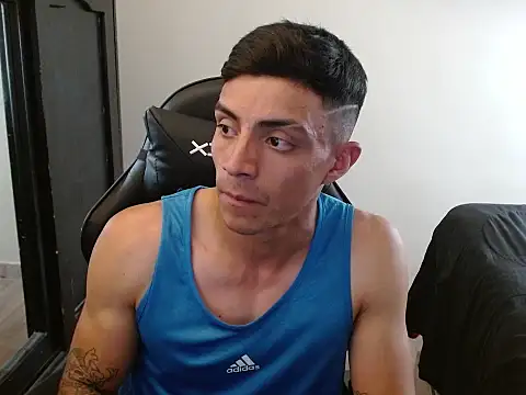 Snapshot of kv___xxx_ chatting on October 31, 9:16 pm kv xxx online show from October 31, 9:16 pm