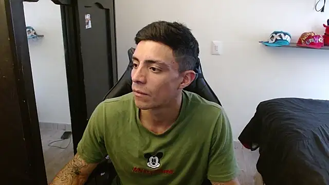 Snapshot of kv___xxx_ chatting on November 11, 5:13 pm kv xxx online show from November 11, 5:13 pm