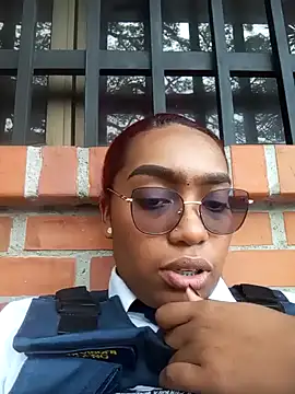 Snapshot of Cinnamon-Skin chatting on January 2, 4:35 pm Cinnamon-Skin online show from January 2, 4:35 pm