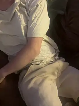 Snapshot of thismybody chatting on February 17, 1:02 am thismybody online show from February 17, 1:02 am