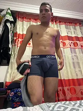 Snapshot of stiven-p23 chatting on May 12, 3:03 am stiven-p23 online show from May 12, 3:03 am