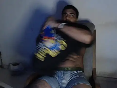 Snapshot of camiloacosta321 chatting on November 5, 4:12 am camiloacosta321 online show from November 5, 4:12 am