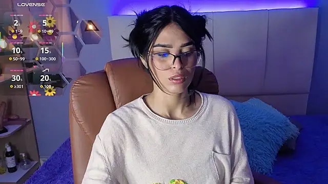 AlessiaVal  online show from September 15, 1:44 pm