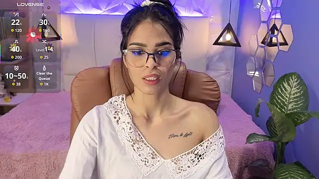 AlessiaVal  online show from November 7, 1:33 pm