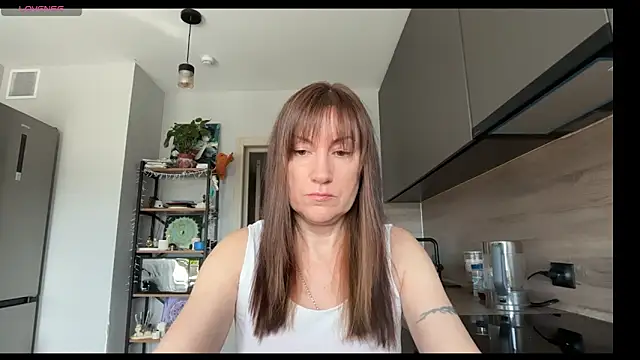 Snapshot of jainesummer chatting on May 5, 12:35 pm jainesummer online show from May 5, 12:35 pm