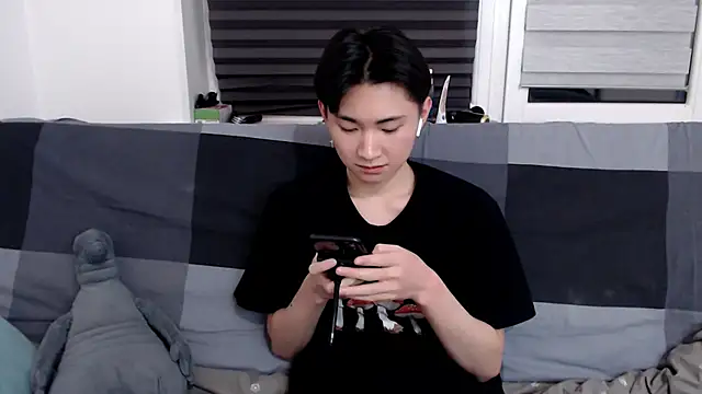 Miram Yu online show from January 12, 9:08 pm