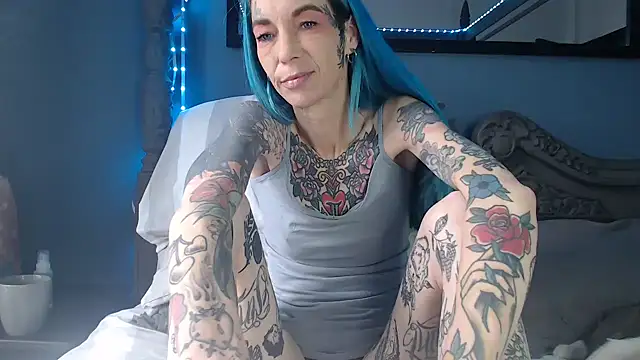 RavenryderUK online show from November 3, 11:00 am