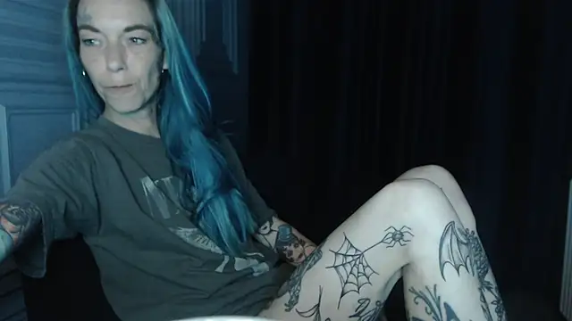 Snapshot of RavenryderUK chatting on May 27, 8:50 pm RavenryderUK online show from May 27, 8:50 pm