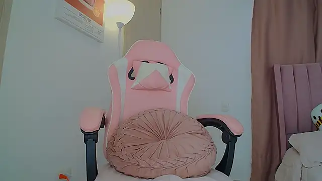 emmily forev3r online show from October 13, 7:58 pm