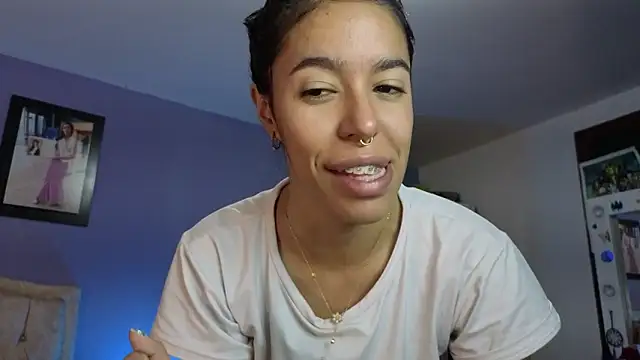Snapshot of stephania_t chatting on May 15, 12:45 pm stephania t online show from May 15, 12:45 pm
