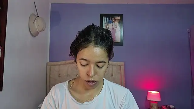 Snapshot of stephania_t chatting on May 19, 4:57 pm stephania t online show from May 19, 4:57 pm