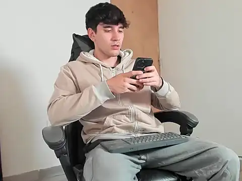 leo030809 online show from March 24, 3:00 am