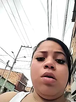 Snapshot of Elaa_euphoria chatting on December 13, 8:04 pm Elaa euphoria online show from December 13, 8:04 pm