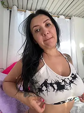 Snapshot of juliamond chatting on March 7, 9:27 pm juliamond online show from March 7, 9:27 pm