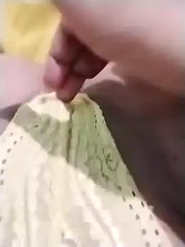 manusouza21 online show from December 4, 5:05 am