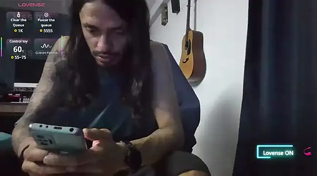 Snapshot of Donstark6669 chatting on February 4, 8:02 am Donstark6669 online show from February 4, 8:02 am