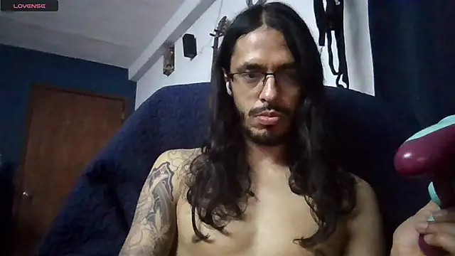 Snapshot of Donstark6669 chatting on February 7, 11:01 am Donstark6669 online show from February 7, 11:01 am