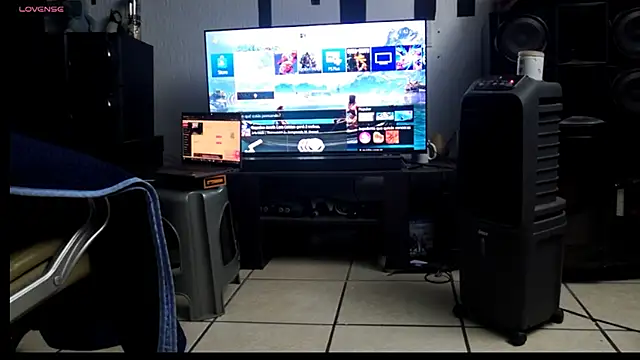 Snapshot of Donstark6669 chatting on February 18, 7:43 am Donstark6669 online show from February 18, 7:43 am