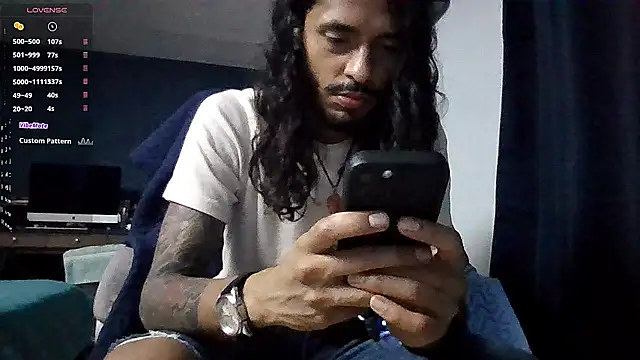 Snapshot of Donstark6669 chatting on October 2, 6:20 am Donstark6669 online show from October 2, 6:20 am