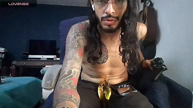 Snapshot of Donstark6669 chatting on October 28, 7:05 pm Donstark6669 online show from October 28, 7:05 pm