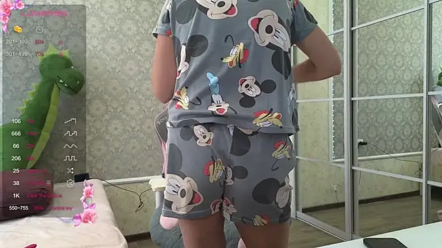 Snapshot of -DIVORA- chatting on October 25, 10:56 am -DIVORA- online show from October 25, 10:56 am