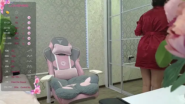 Snapshot of -DIVORA- chatting on October 26, 7:25 am -DIVORA- online show from October 26, 7:25 am