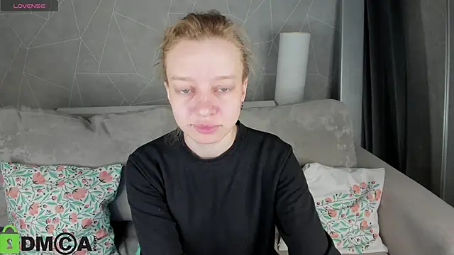 Michelle Blond online show from March 1, 8:38 am