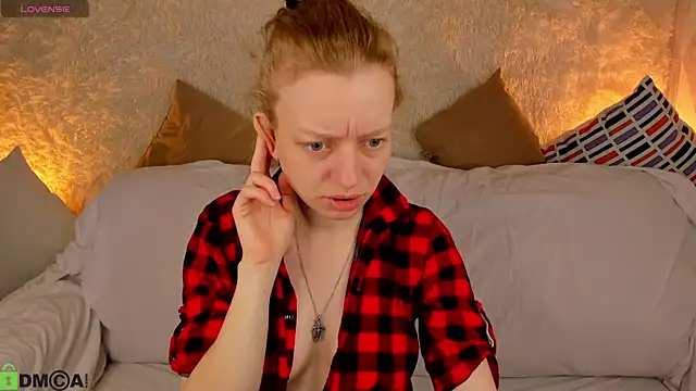 Michelle Blond online show from April 6, 1:03 am