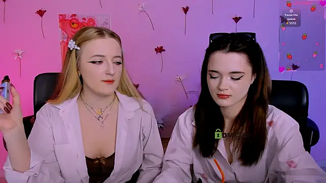 luna berryy online show from March 28, 9:14 pm