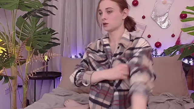 Snapshot of AprilAvery chatting on December 27, 3:37 pm AprilAvery online show from December 27, 3:37 pm