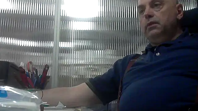Snapshot of pantomax chatting on April 19, 11:18 pm pantomax online show from April 19, 11:18 pm