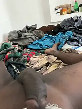 Snapshot of tamil000000 chatting on February 2, 8:13 am tamil000000 online show from February 2, 8:13 am