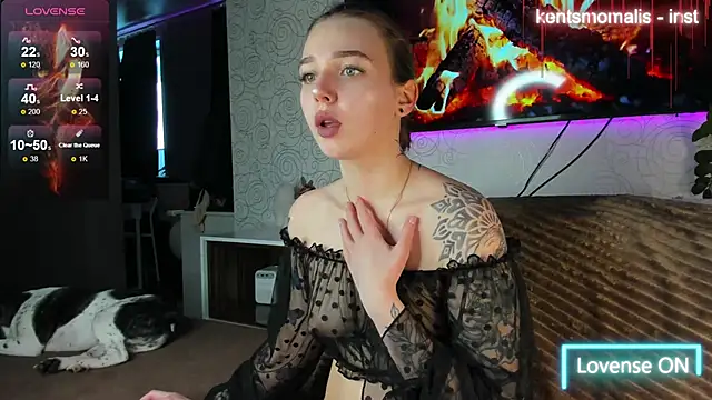 Snapshot of KentsMomAliss chatting on February 20, 8:50 am KentsMomAliss online show from February 20, 8:50 am