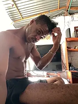 Snapshot of ElNegroRony chatting on December 25, 8:39 pm ElNegroRony online show from December 25, 8:39 pm