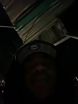 Snapshot of ElNegroRony chatting on December 27, 1:32 am ElNegroRony online show from December 27, 1:32 am