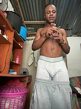 Snapshot of ElNegroRony chatting on February 6, 7:18 pm ElNegroRony online show from February 6, 7:18 pm